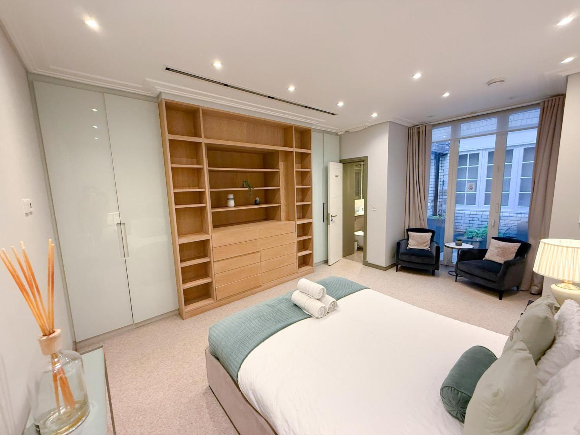 Apartamento Luxurious 3-bedroom & 3 Bathroom Flat With Indoor Fireplace And Patio In Mayfair *